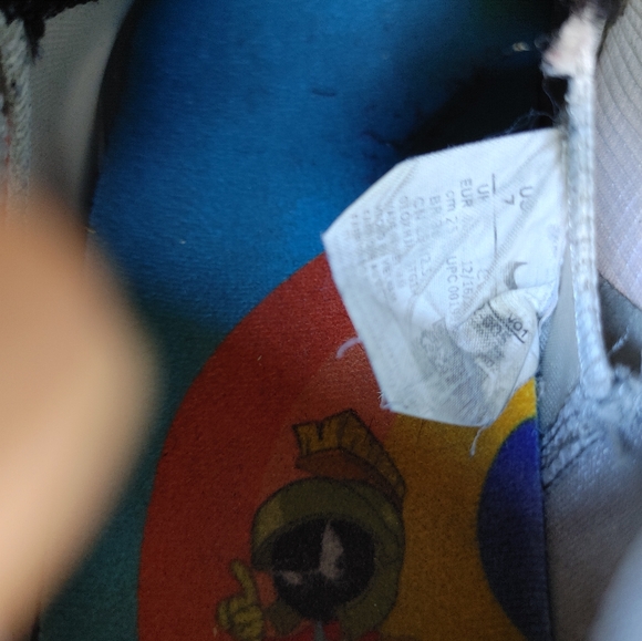 Nike * Size 7* Lebron 18 Space Jam low Shoes *Tune Squad Bugs Marvin 2021 - Picture 8 of 8